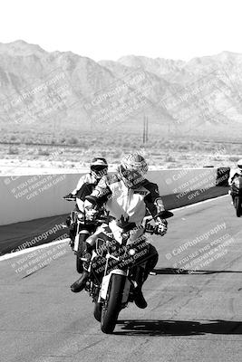 media/Apr-10-2022-SoCal Trackdays (Sun) [[f104b12566]]/Around the Pits/